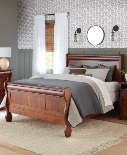 Amish Old Classic Sleigh Bed [Quarter Sawn White Oak with a Michael's Cherry finish]