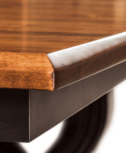 Saratoga Amish Treslte Table [Corner Detail]