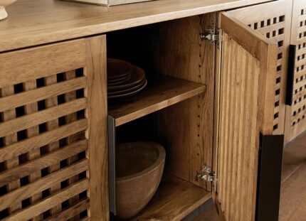 Amish Waverton Dining Server [Interior Detail]